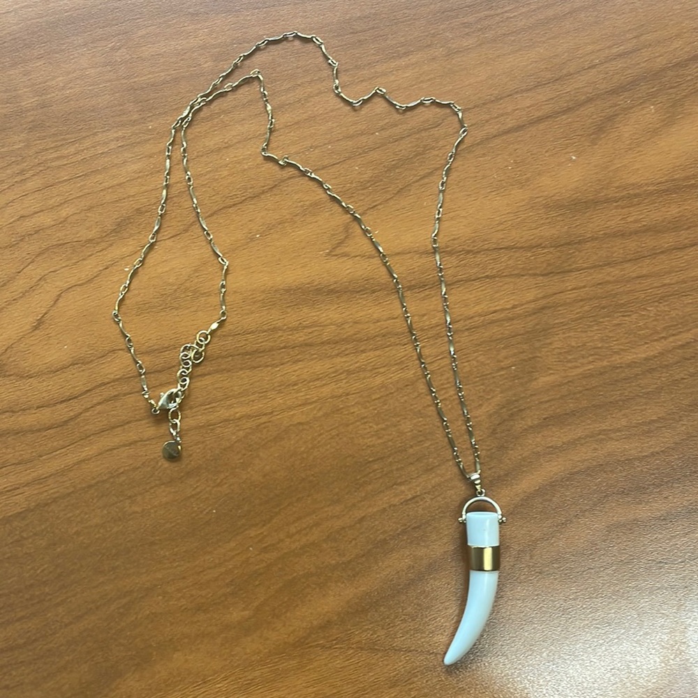 Stella & Dot Sahara Pendant Necklace w Horn